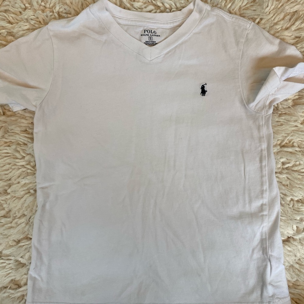 Polo basic white t-shirt v-neck